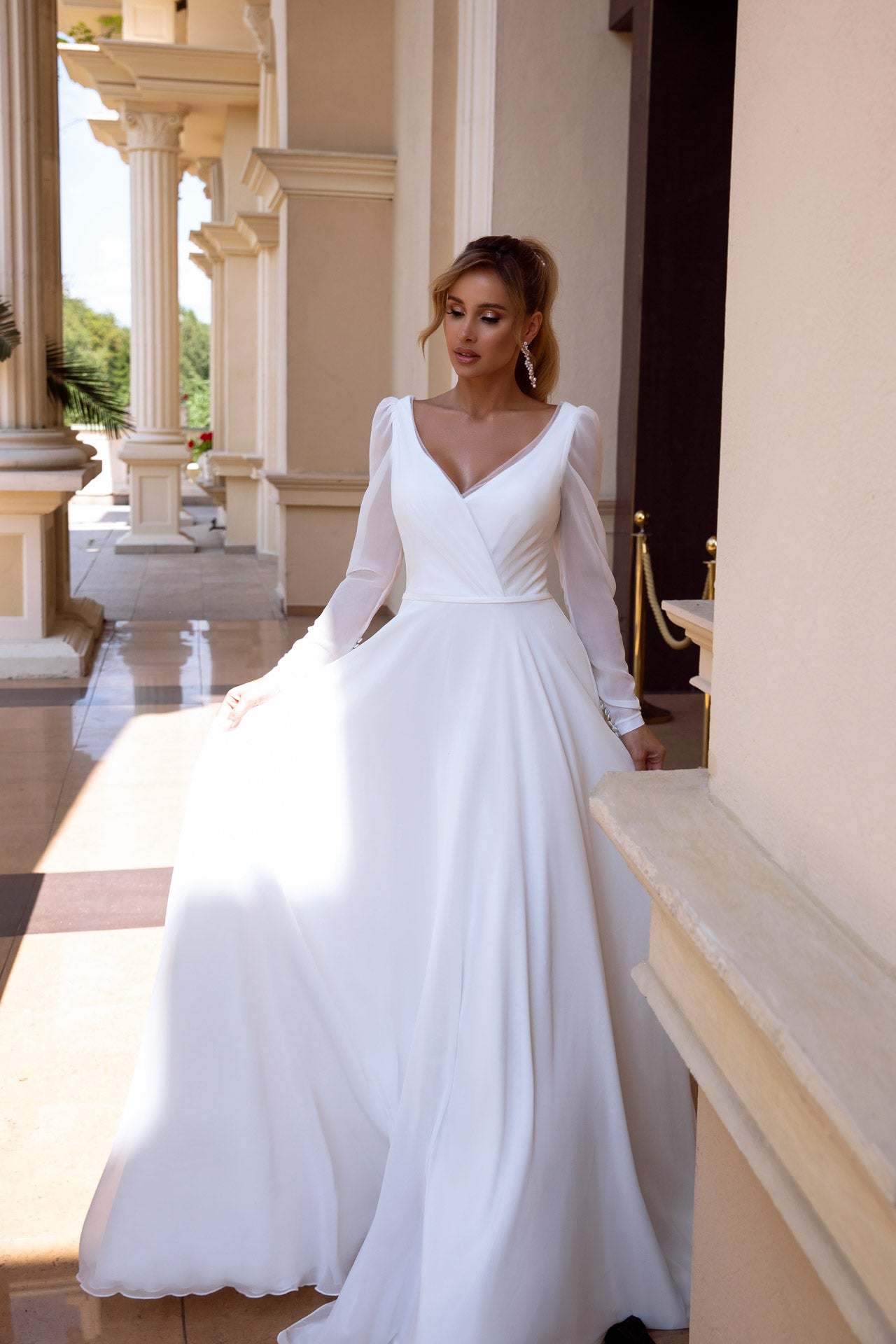 Chiffon white wedding dress