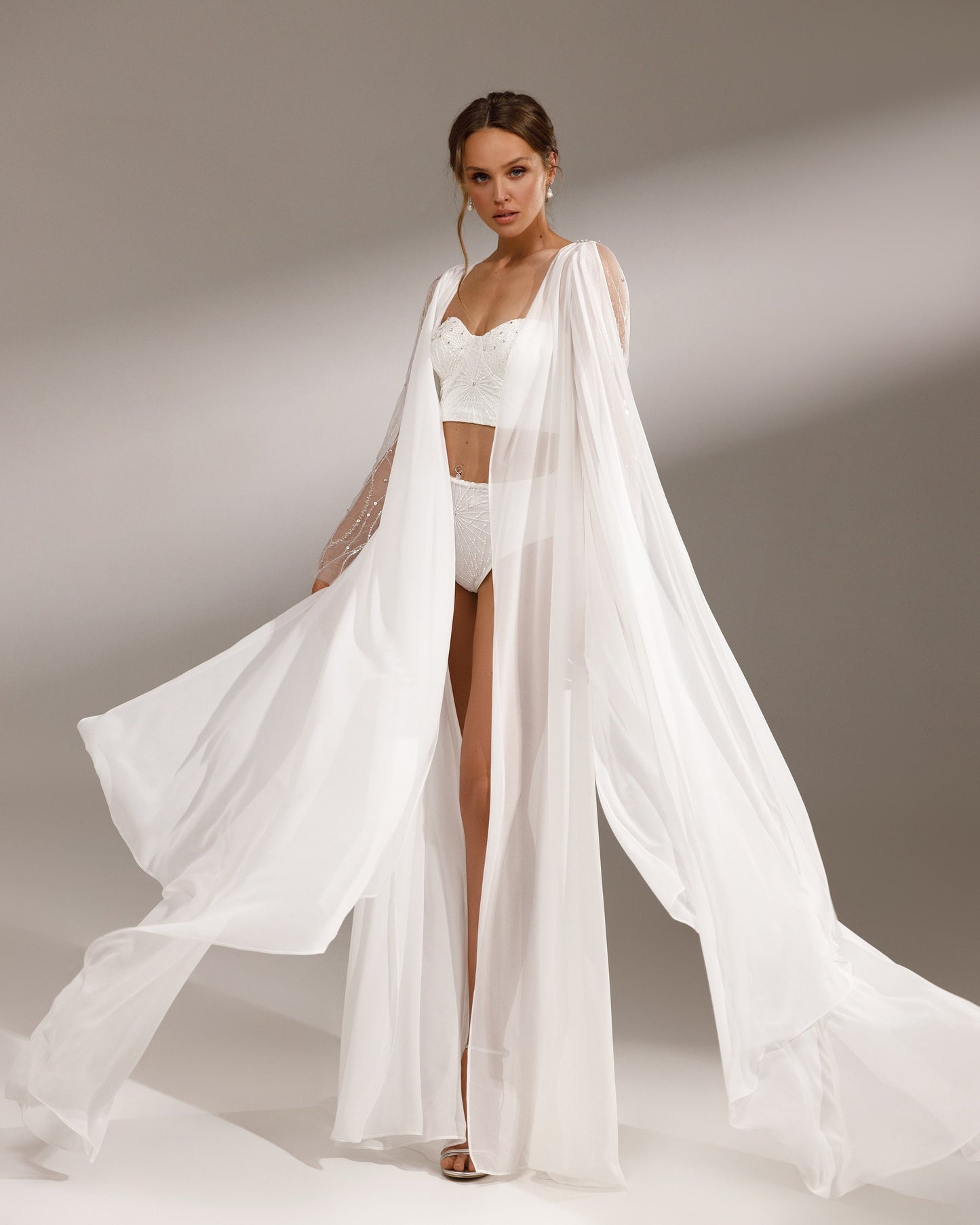 Lace Wedding Robe – Timeless Style for the Modern Bride