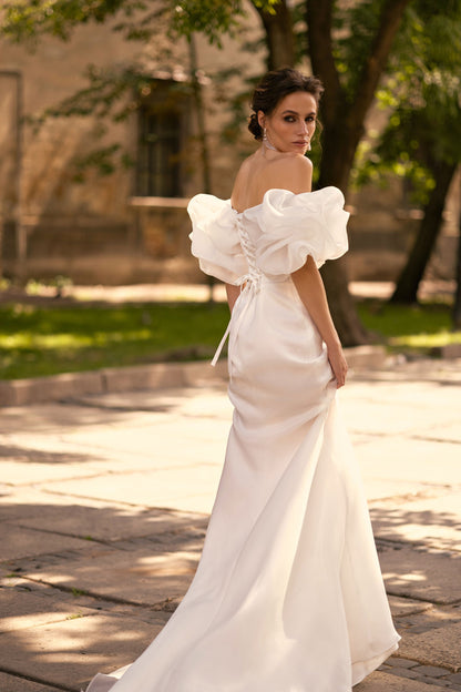 Mermaid Wedding Gown - Chic and Sophisticated