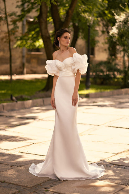 Mermaid Wedding Gown - Chic and Sophisticated