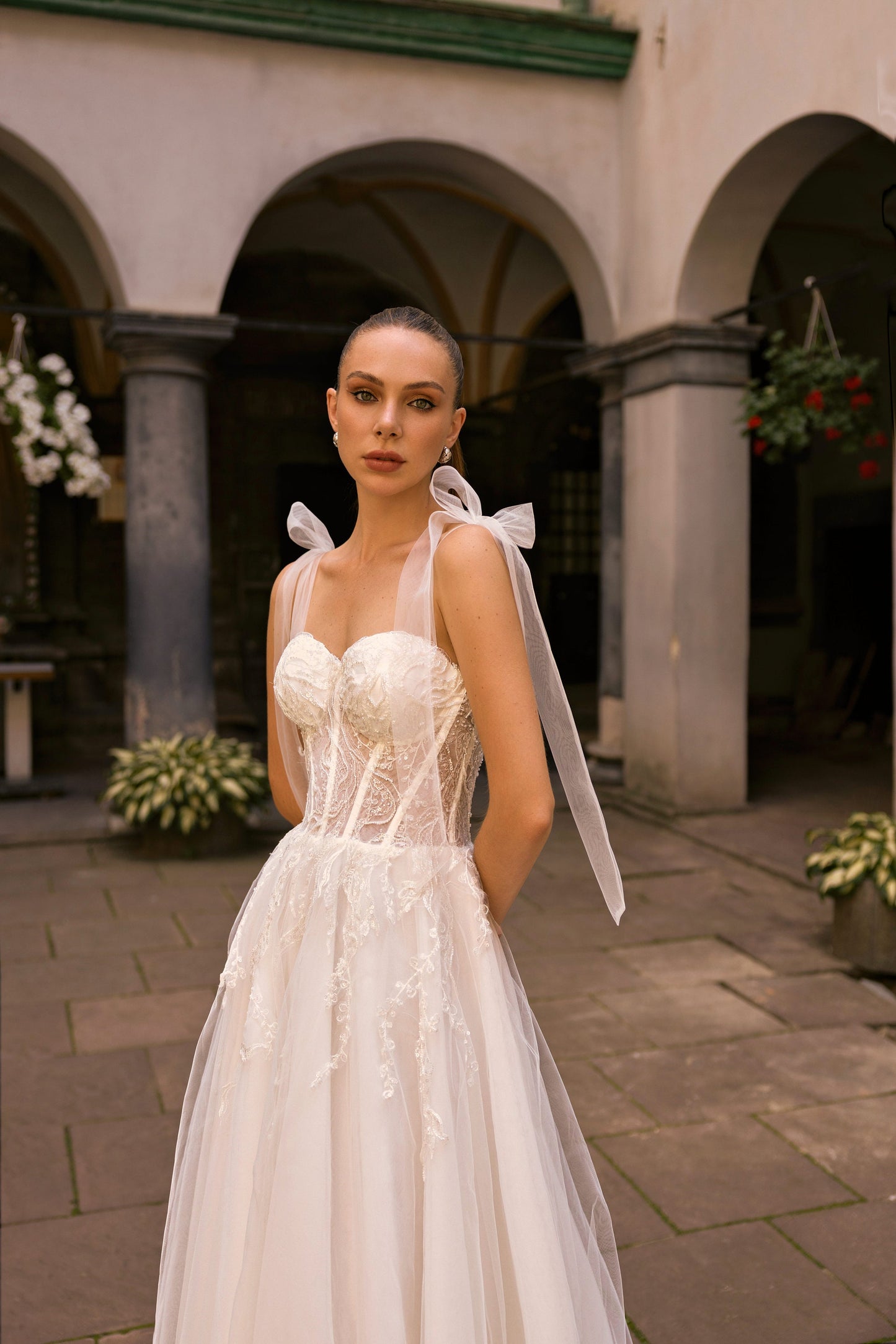 Luxury Lace Wedding Gown – Timeless Elegance for Brides